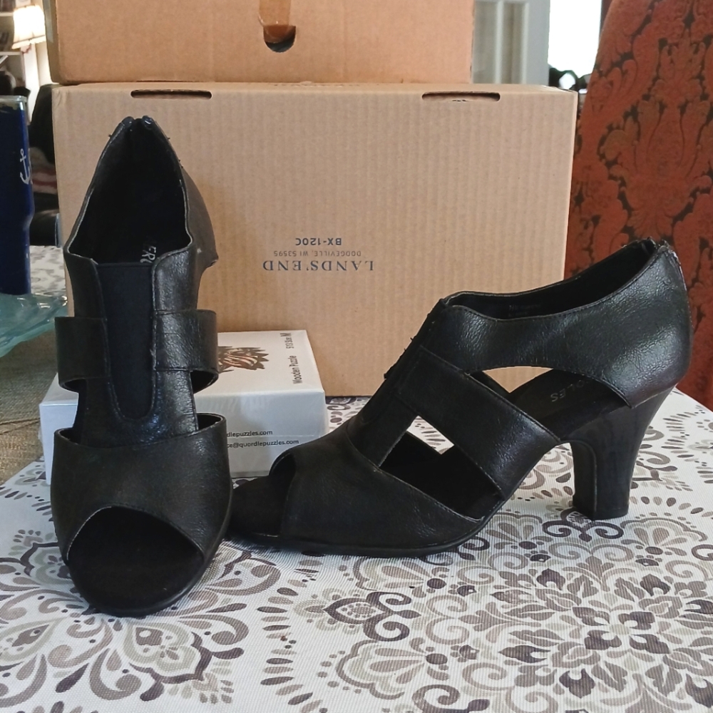Aerosoles 3in Heel Sandal*Peek Toe*High Ginx*Side Cutouts*rear Zipper 7.5  Black